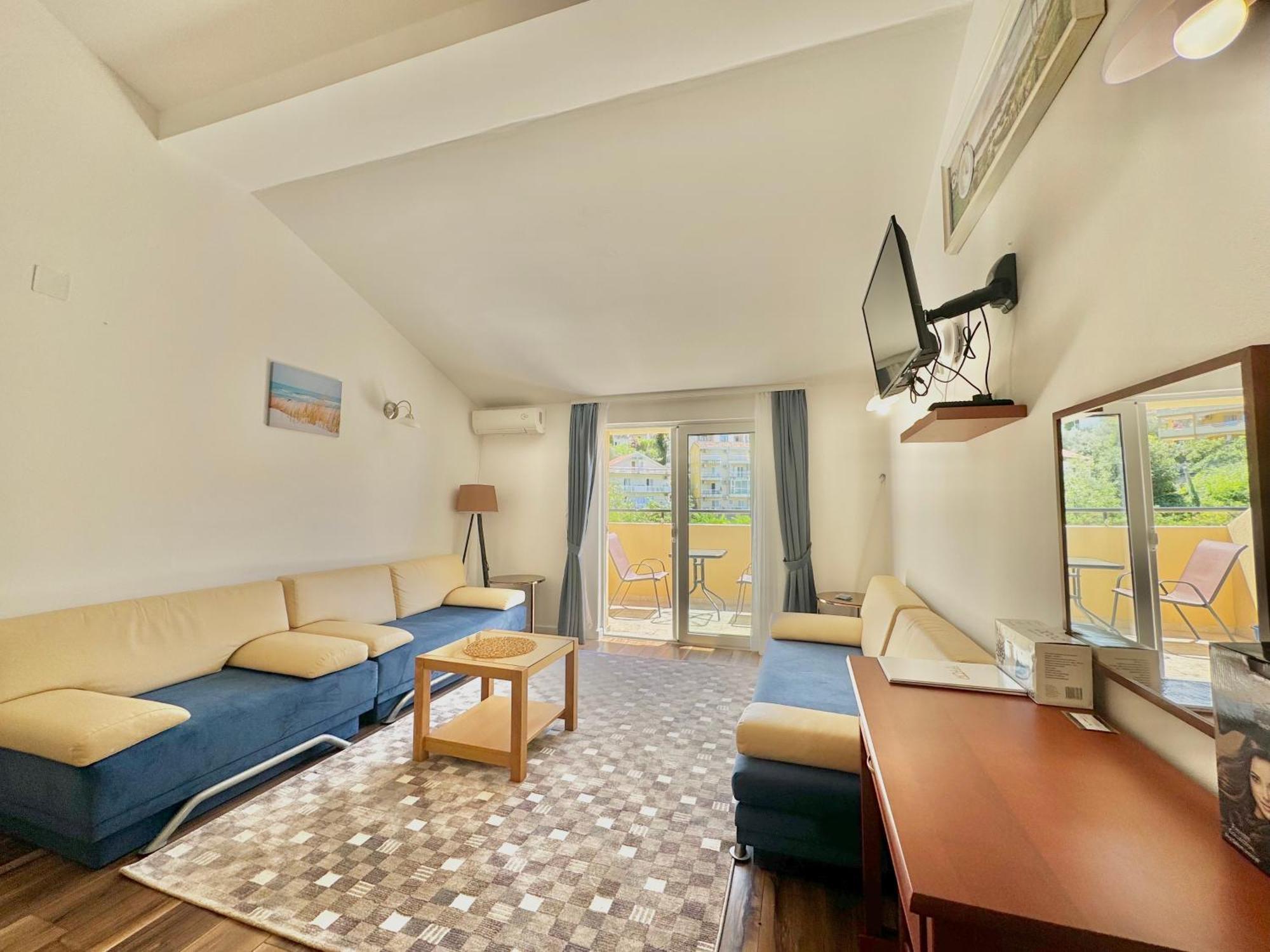For-A Apartmani Bečići Kültér fotó