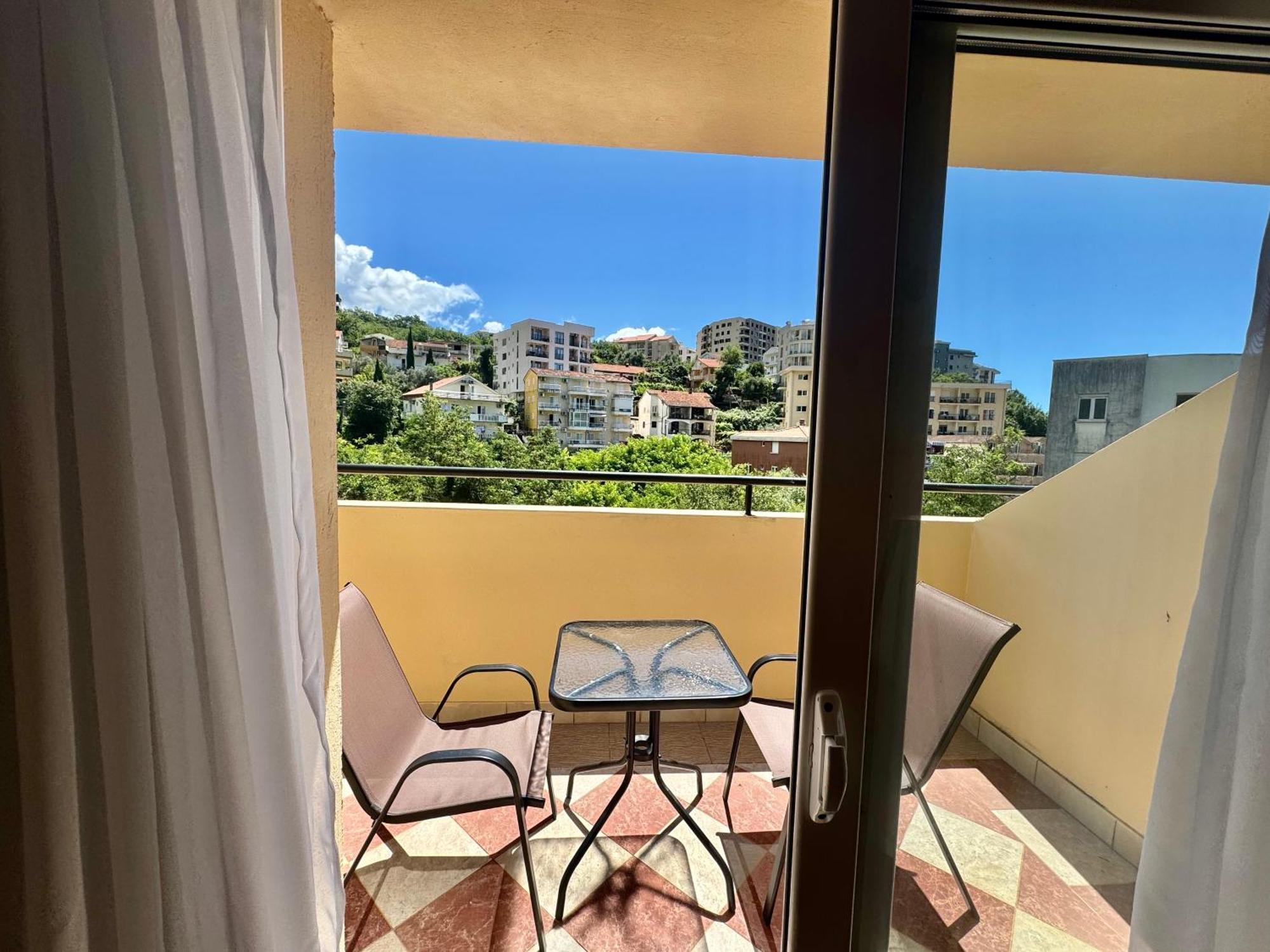 For-A Apartmani Bečići Kültér fotó